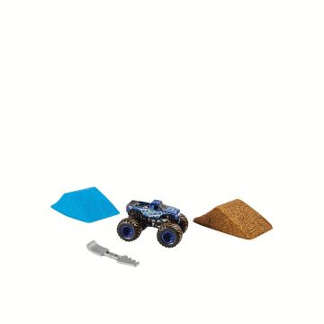 Monster dirt set kinetic sand