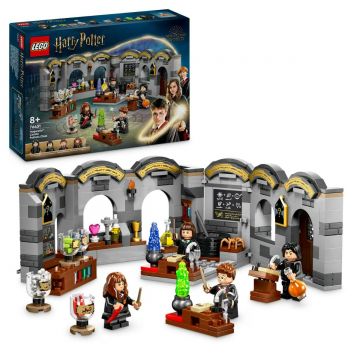 LEGO® Harry Potter™ - Castelul Hogwarts™: Lectia de potiuni 76431, 397 piese