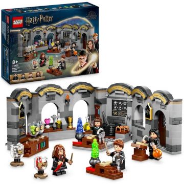 LEGO® LEGO® Harry Potter™ - Castelul Hogwarts™: Lectia de potiuni 76431, 397 piese