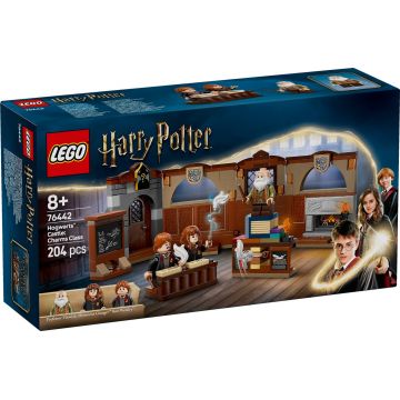 LEGO® Harry Potter - Castelul Hogwarts: Ora de farmece (76442)